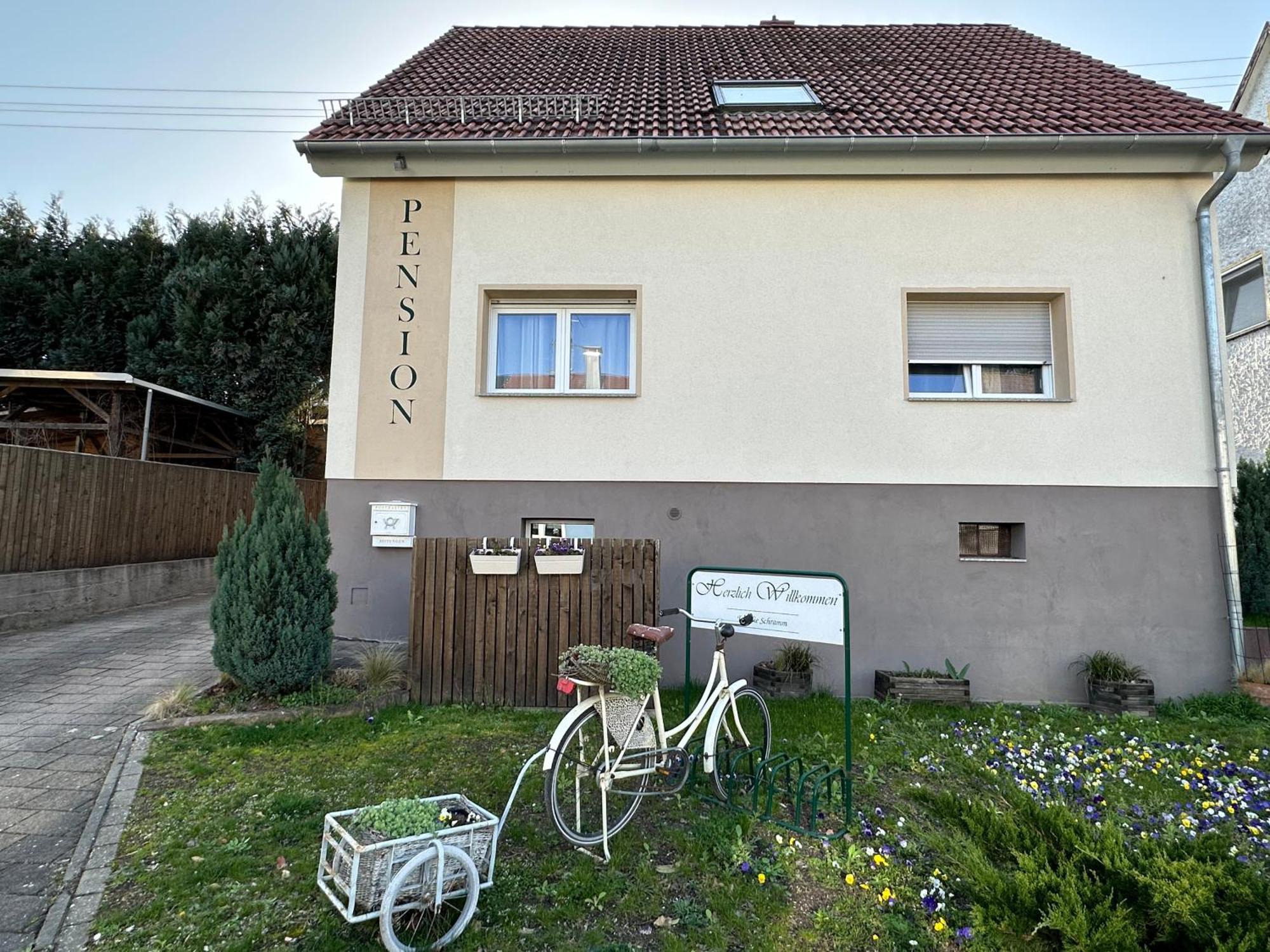 Pension Schramm Karlsruhe Exterior photo